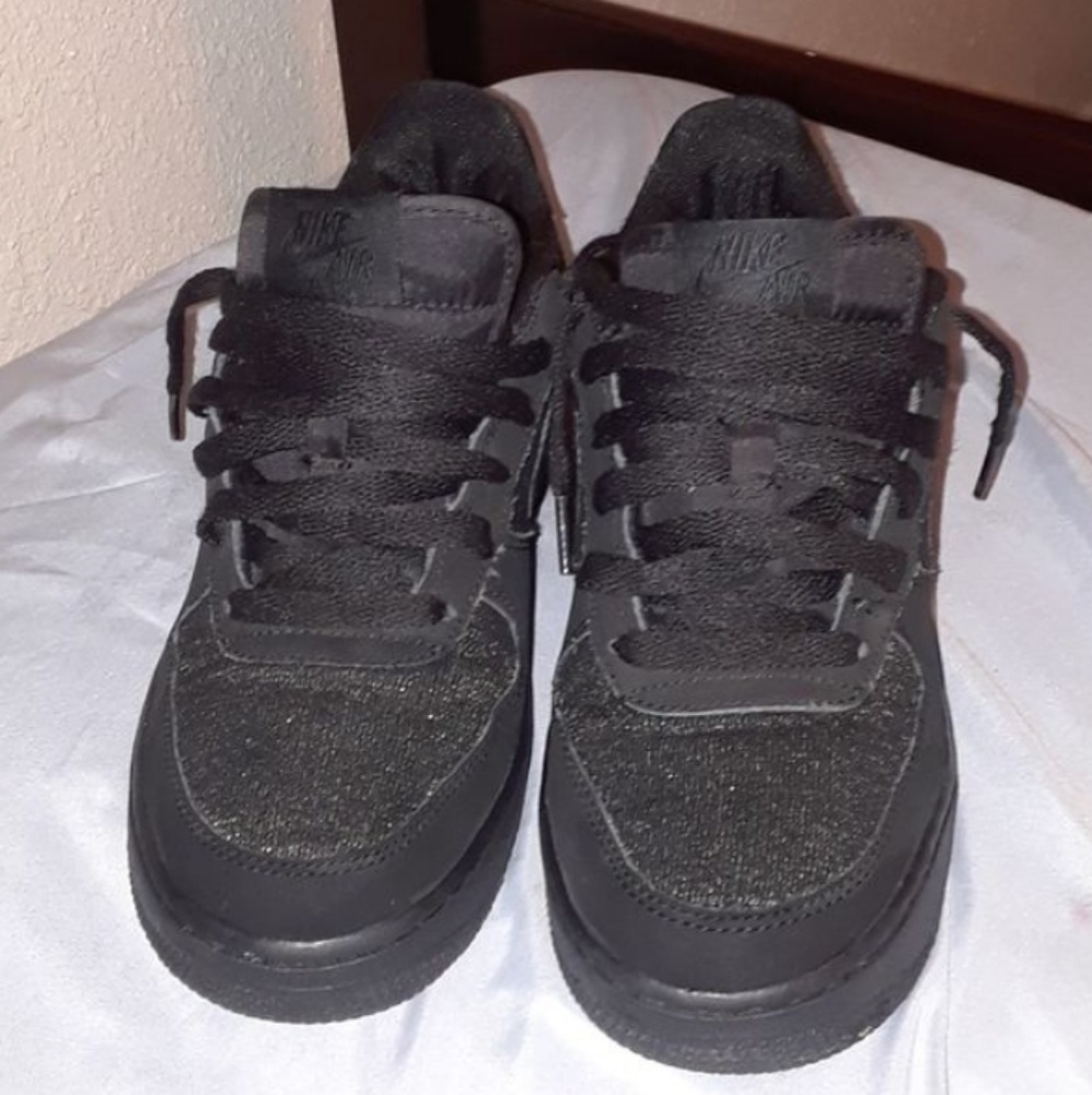 Shoes - Picture 2 of 2